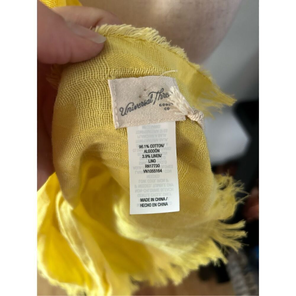 Yellow scarf cotton 100% size 44x57 - Picture 2 of 4